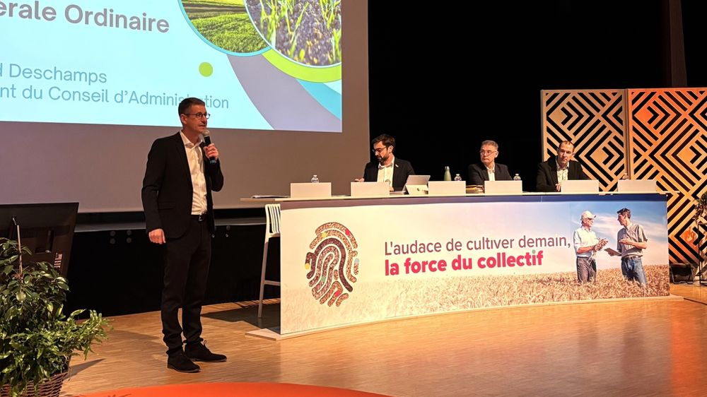 De gauche à droite, lors de l’assemblée générale du 11 décembre, Benjamin Bichon, DG de La Tricherie, Thibaud Deschamps, président, Jean-Paul Serreau, directeur administratif et financier, et Christophe Charlet, directeur amont.