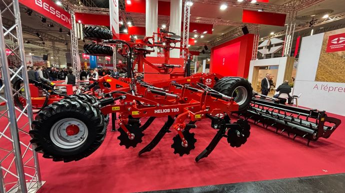 L'Helios T80 de Grégoire Besson de 7,5 mètres travaille avec 15 dents.