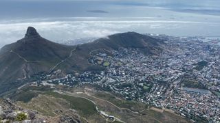 Du sommet de la montagne de la Table, la vue sur Le Cap et la côte atlantique est à couper le souffle.