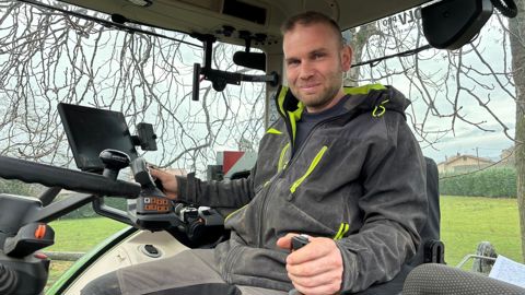 Maxime Brionnet trouve l'utilisation du joystick de direction Fendt Ergosteer très confortable.