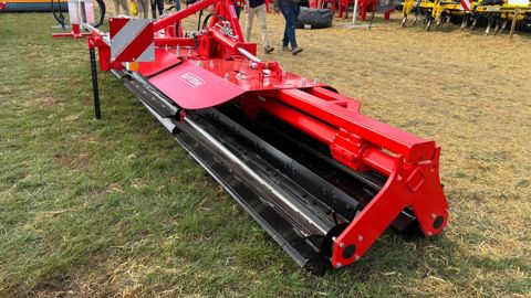 Quivogne dévoile le Rollcut, un double rouleau hacheur porté.