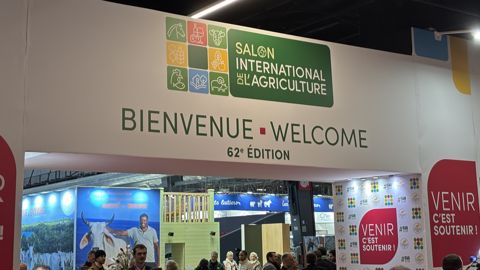 Au Salon de l'agriculture, des syndicats désunis et un président mal aimé