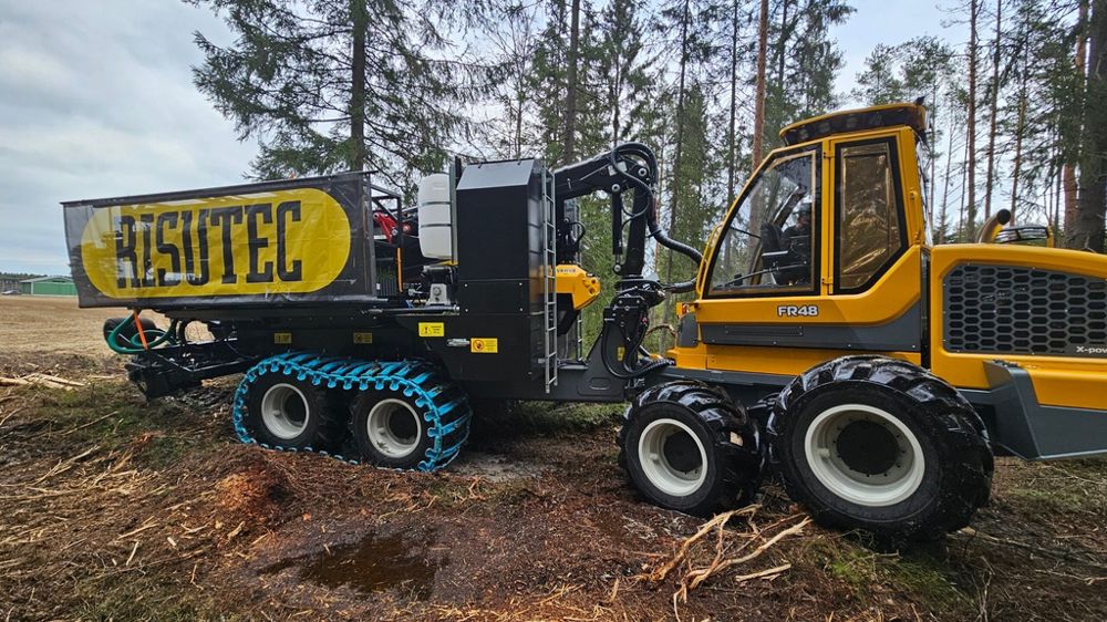 les matériels développés par Risutec permettent de préparer les sols forestiers puis planter de jeunes pousses.