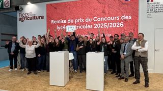 Les étudiant alsaciens de la classe de BTSA Acse du lycée agricole d'Obernai ont reçu le 25 février 2026 leur prix sur le stand du ministère de l'Agriculture installé au Salon international de l'agriculture.
