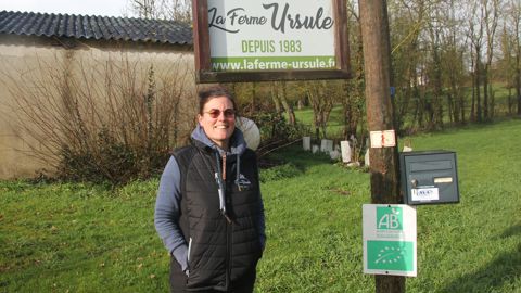 Marie Schwab est une des associés à la ferme Ursule à Chantonnay, en Vendée.