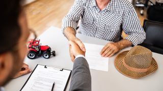 Signature de prêt agricole