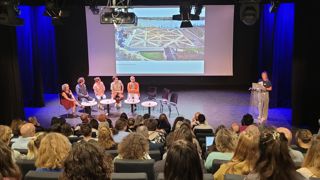 Cent cinquante personnes (paysagistes, architectes, enseignants, représentants d