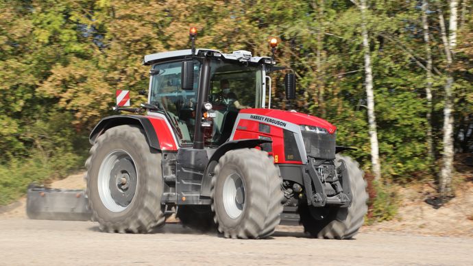  - Arrivée avec 8S, la Dyna E-Power de Massey-Ferguson reçoit un système à double embrayage pour ses gammes.