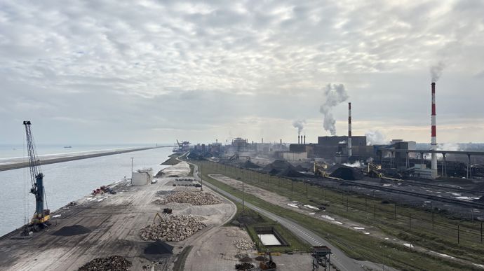 Vue depuis la tour de chargement du nouveau silo.
