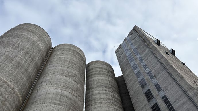 Le nouveau silo dispose d'une capacité de 30 000 tonnes, qui pourrait à terme évoluer vers 105 000 tonnes.