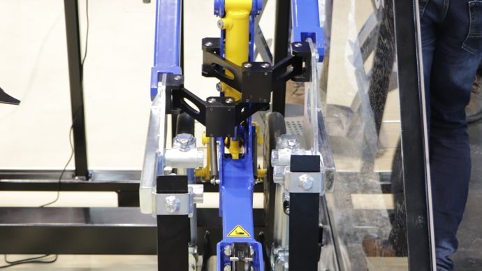 - Treffler présente sur son stand un élément de bineuse. Ce nouveau produit pour la marque, dispose d’une conception originale. En effet, il est capable de s’adapter hydrauliquement à la taille des plantes binées.