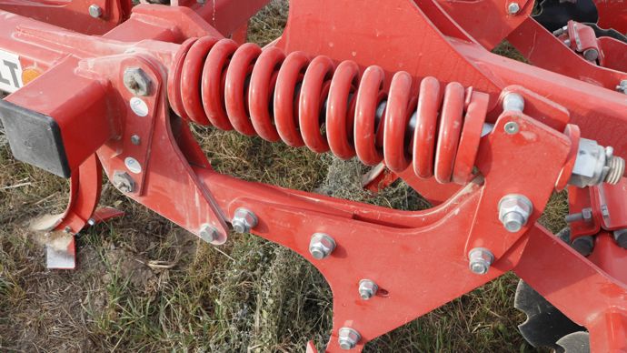  - Les dents bénéficient d'une sécurité non-stop à double ressort avec une force de déclenchement de 500 kg.