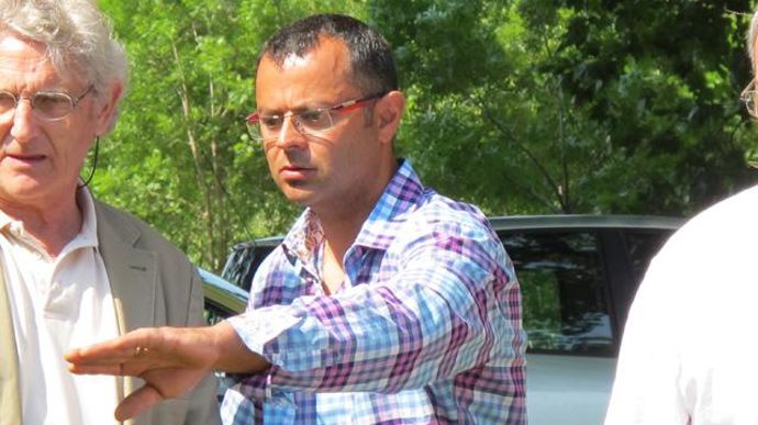 02. Frédéric Faure, responsable de l'entreprise Art des jardins, à Rognonas (13 – Bouches-du-Rhône), et candidat 2011 au titre « Un des meilleurs ouvriers de France (MOF) » dans le métier « Art des jardins paysagers », donne les clés de compréhension de son jardin.