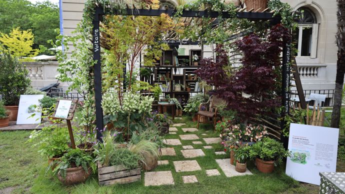 « Jardin de lecture, bibliothèque végétale », conçu par Les Jardins de Gally, réalisé par Prévosteau Paysagistes, en partenariat avec les Compagnons du Devoir et du Tour de France.