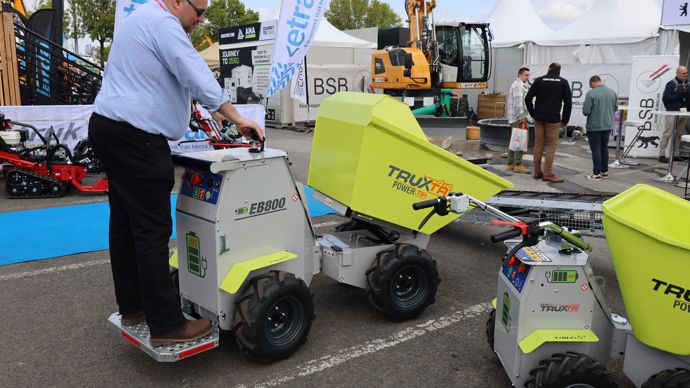 Un nouveau mini-dumper électrique (modèle EB800) chez Truxta.