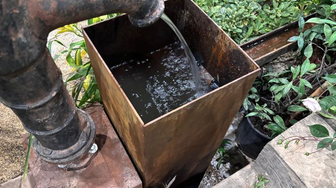 Avec L’Écrin Méditerranéen, Ludovic Orain esquisse un jardin tourné vers l’avenir, où l’économie de ressources s’affirme comme un choix esthétique et conceptuel.