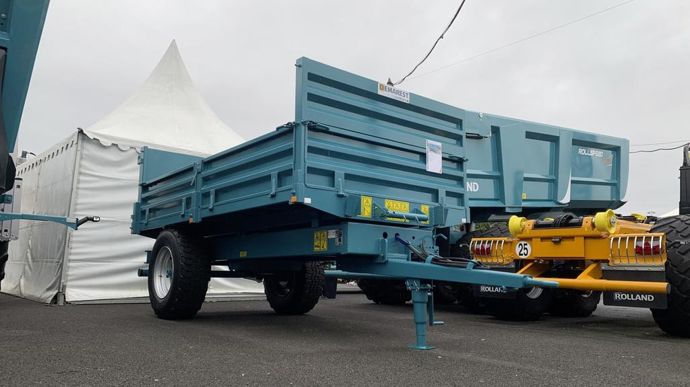Le Sommet de l’élevage acte pour de bon le rachat de Demarest par Rolland, avec notamment cette benne à ridelles RD75 qui affiche 6 tonnes de charge utile.