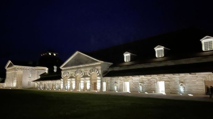 La Saline vue de nuit.