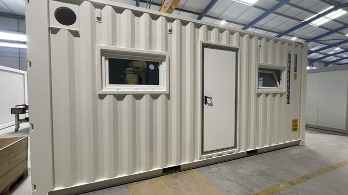 Fermalab est récompensé d’une étoile pour Labo’Lab, un petit laboratoire d’analyses vétérinaires développé dans l’espace d’un container maritime. Conçu pour réaliser des analyses vétérinaires pour de grands sites d’élevage en Afrique, il peut également être utilisé pour contrôler des denrées destinées à l’alimentation animale, la qualité de l’eau, etc.