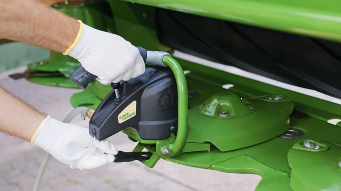 Krone cumule les récompenses avec une autre étoile pour le système de changement rapide et sécurisé des couteaux de faucheuses. Le Quick Change n’est cependant pas totalement nouveau puisqu’il avait été dévoilé lors d’Agritechnica 2017.