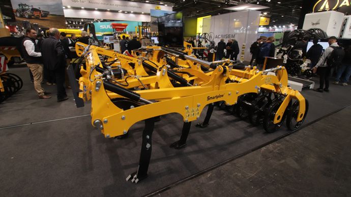 Le SmartPlow d'Agrisem est le nouvel outil à trois rangées de dents de la marque. Il se décline dans une version 