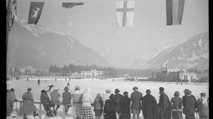 ... ou glissaient sur la plus grande patinoire du monde.