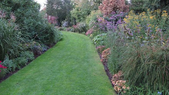 © Valérie Vidril Au fil des années et de l'enrichissement de leur gamme, ils ont aménagé cette zone en un véritable jardin de démonstration. 