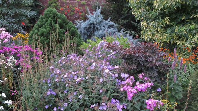 © Valérie Vidril ... et des massifs de vivaces. 