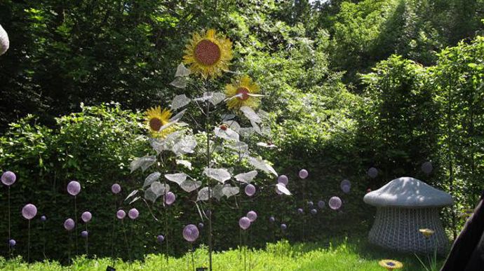 03. « Sculptillonnage », par le paysagiste Corinne Julhiet-Detroyat et l'architecte paysagiste Claude Pasquer. Des sculptures végétales inspirées des hortillonnages.
